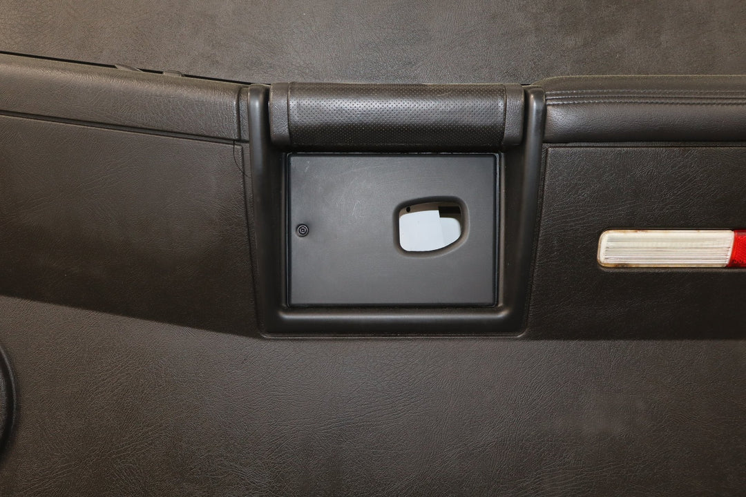 2003 - 2007 Hummer H2 - Right Front Door Trim Panel Ebony 482 15846874