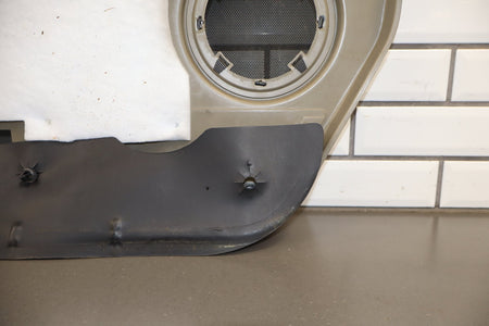 2003-2007 Hummer H2- Right Front Door Trim Panel Wheat 502 15846874