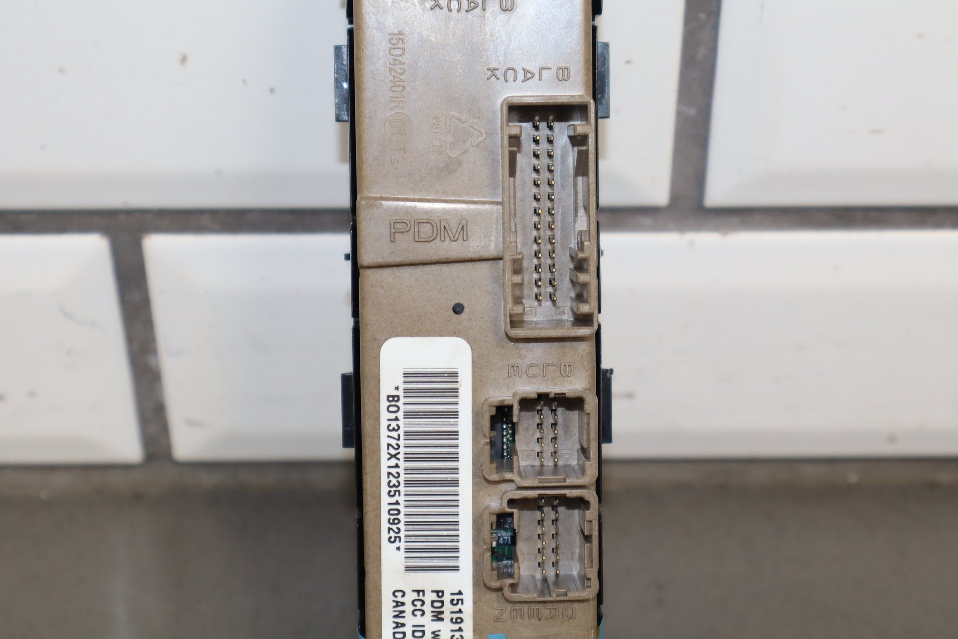 2003-2007 Hummer H2 Right Front Window Switch 15846874 OEM
