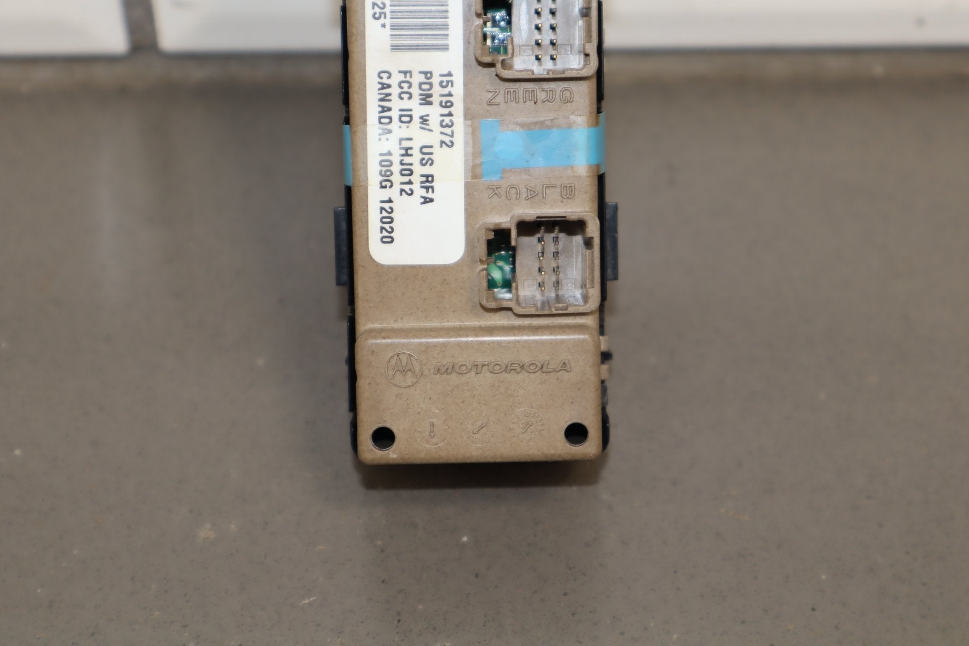 2003-2007 Hummer H2 Right Front Window Switch 15846874 OEM