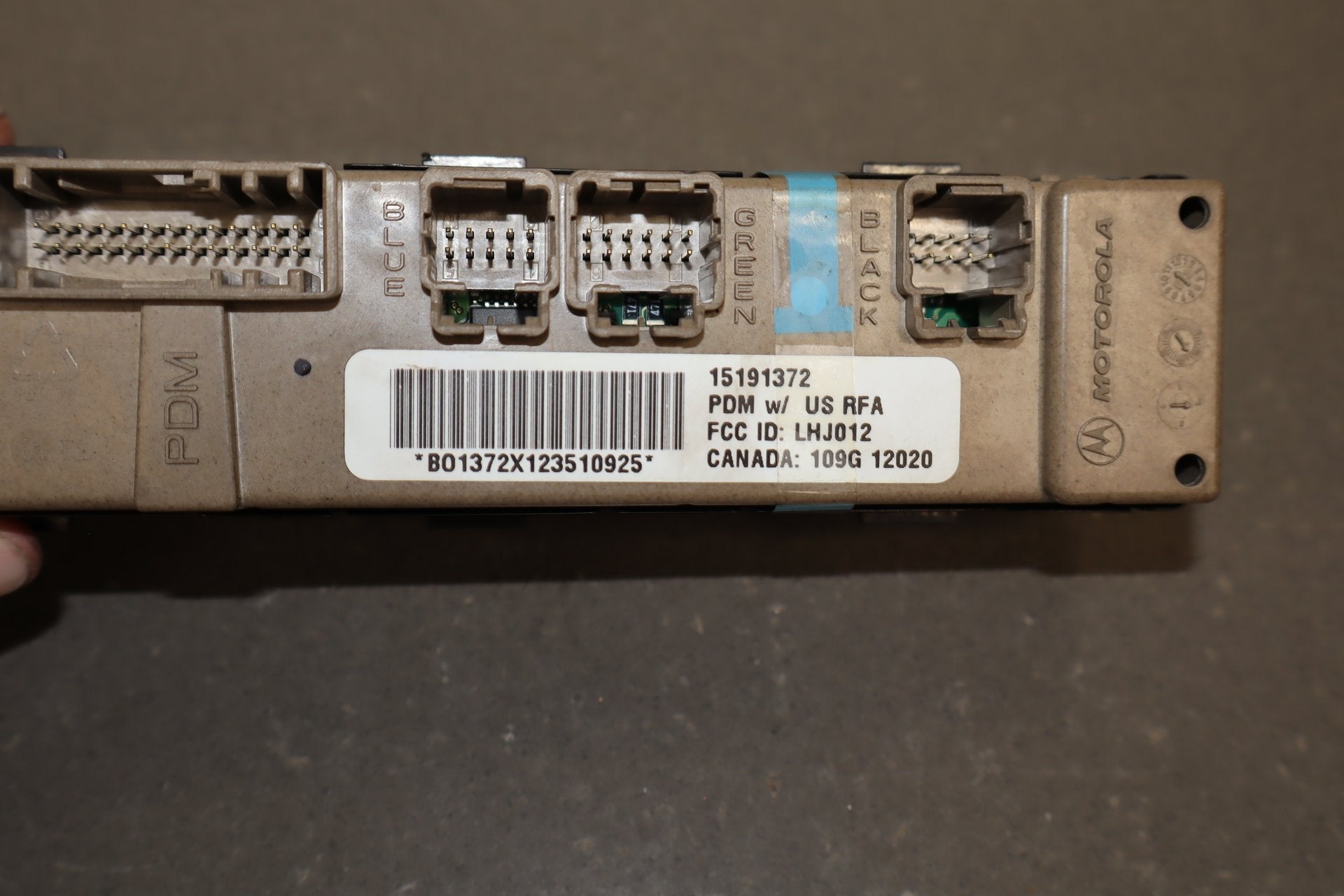 2003-2007 Hummer H2 Right Front Window Switch 15846874 OEM