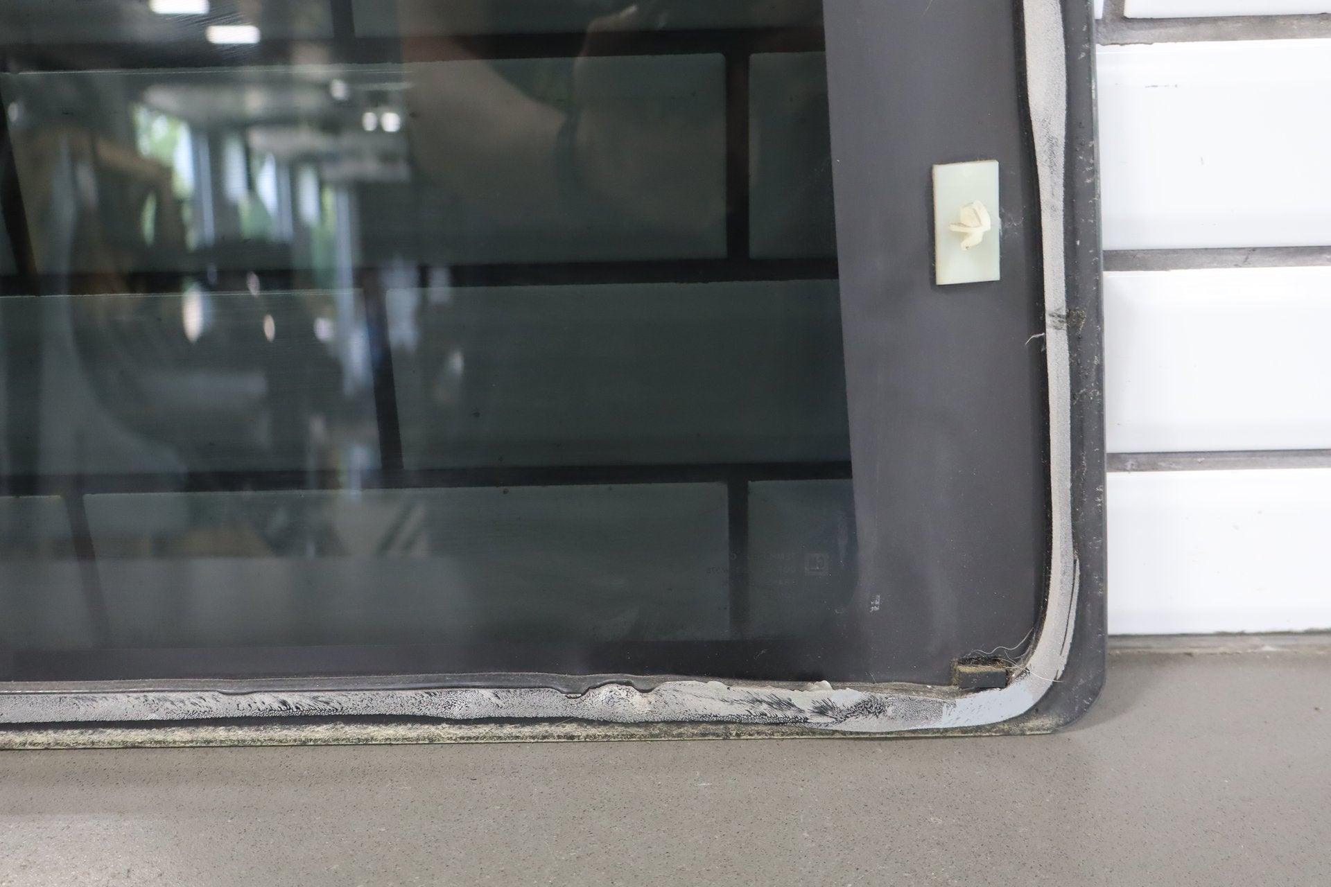 2003-2007 Hummer H2 Right Quarter Window 15101579