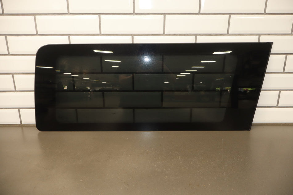 2003-2007 Hummer H2 Right Quarter Window 15101579