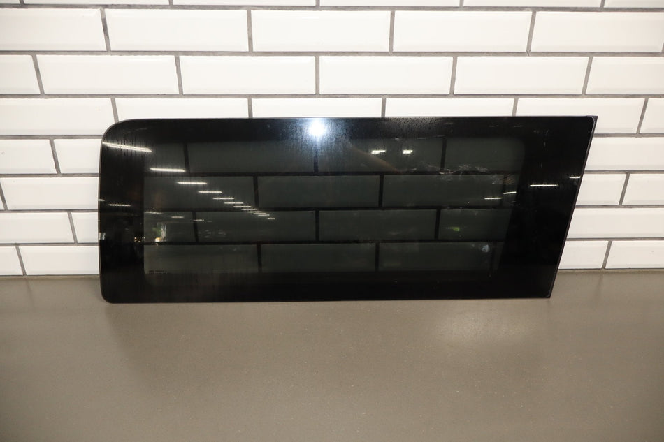 2003-2007 Hummer H2 Right Quarter Window 15101579