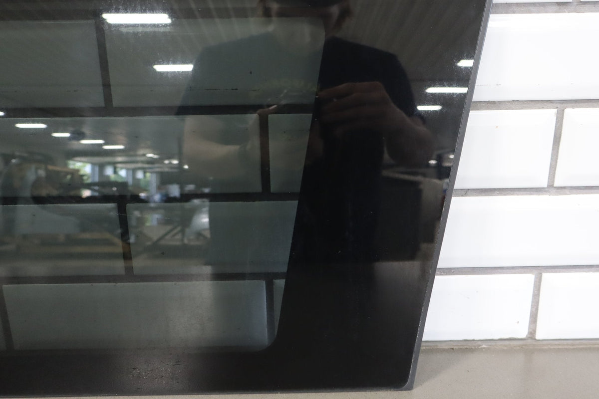 2003-2007 Hummer H2 Right Quarter Window 15101579
