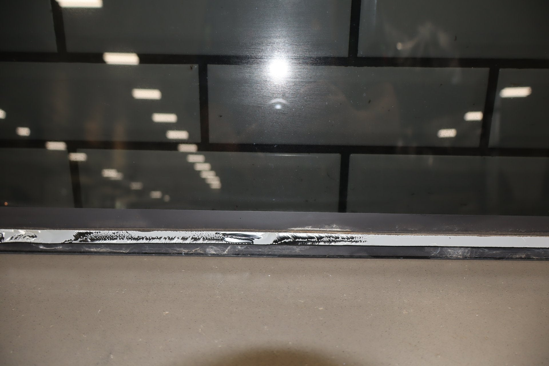 2003-2007 Hummer H2 Right Quarter Window 15101579
