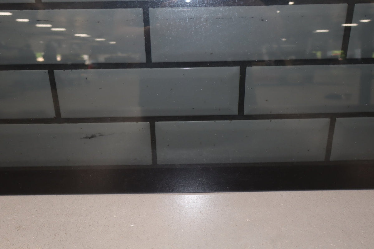 2003-2007 Hummer H2 Right Quarter Window 15101579