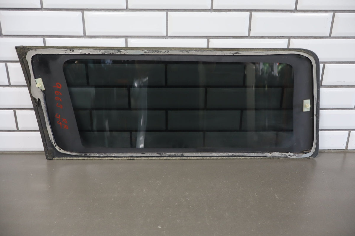 2003-2007 Hummer H2 Right Quarter Window 15101579