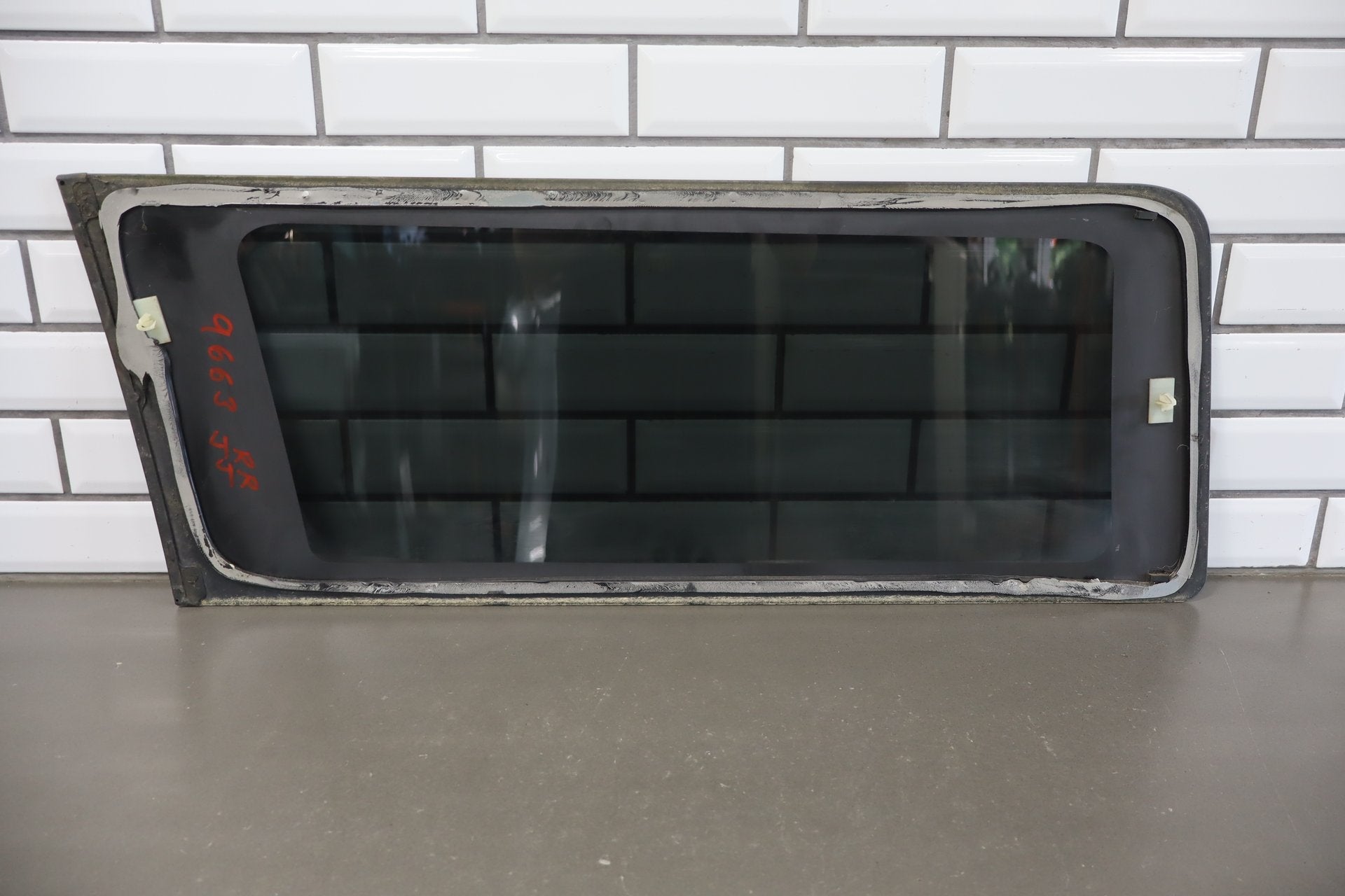 2003-2007 Hummer H2 Right Quarter Window 15101579