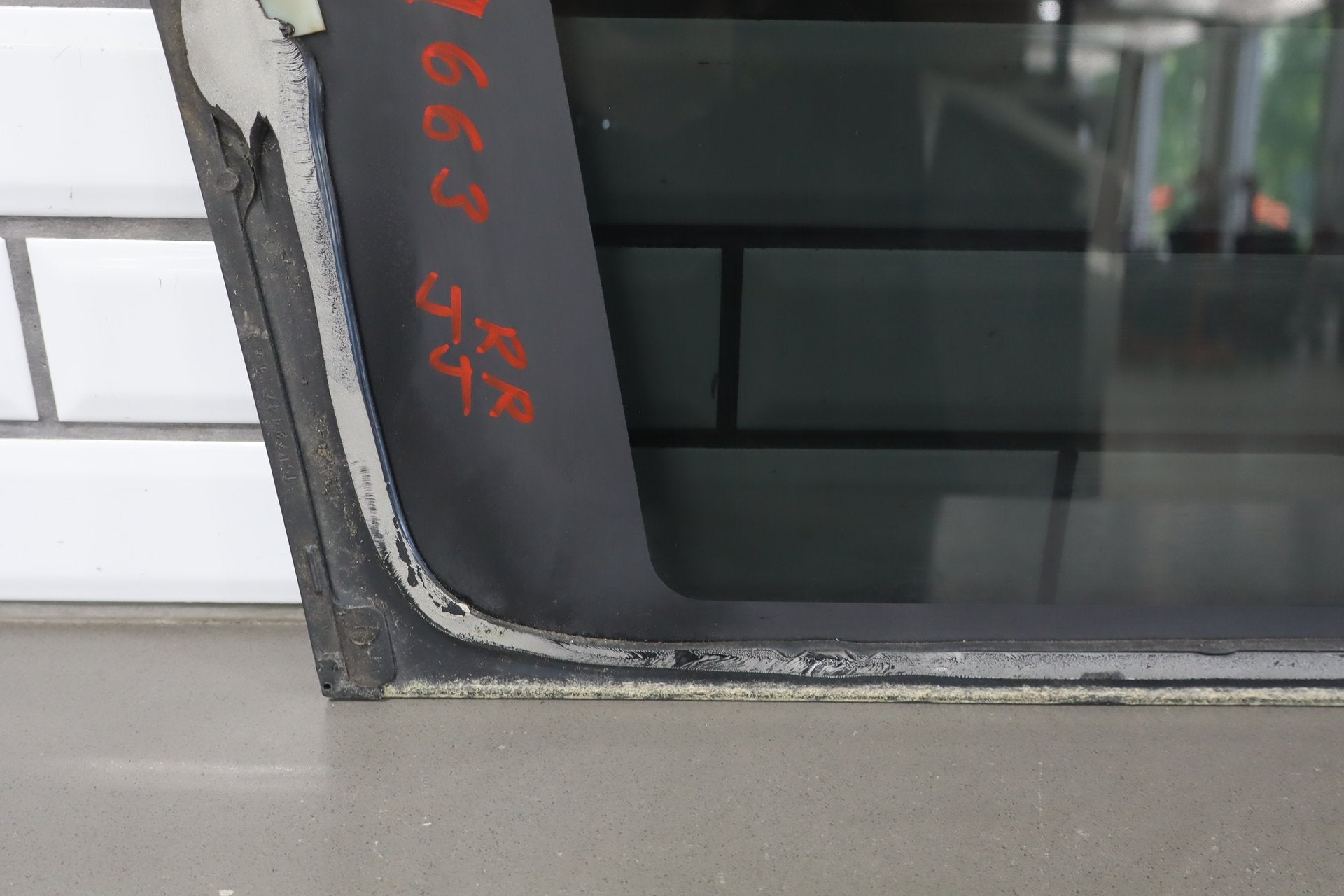 2003-2007 Hummer H2 Right Quarter Window 15101579