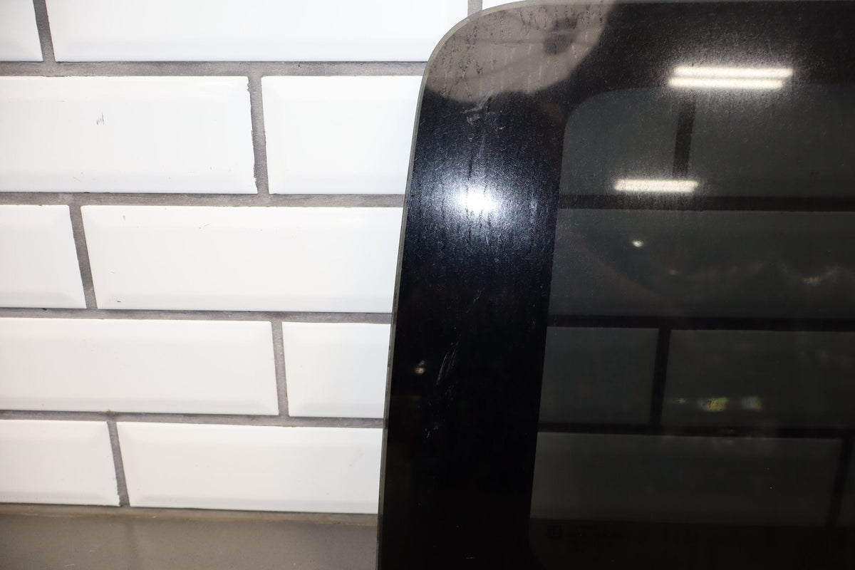 2003-2007 Hummer H2 Right Quarter Window 15101579
