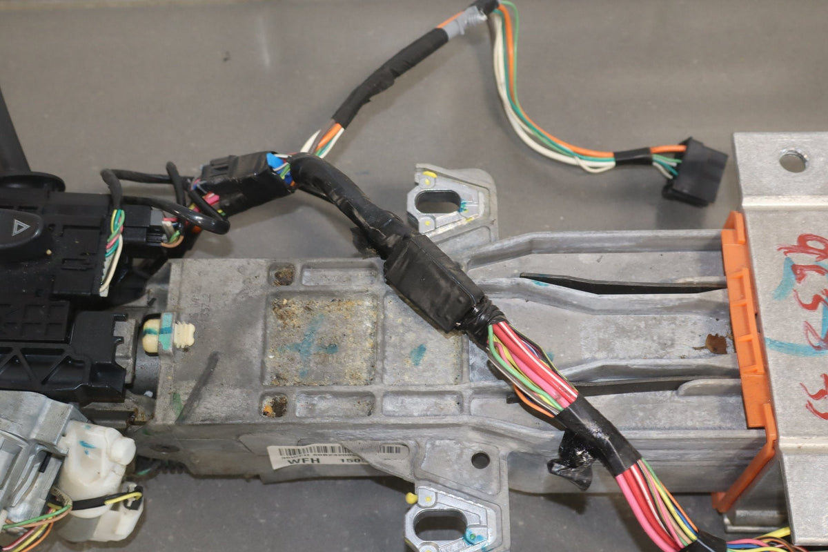 2003-2007 Hummer H2- Steering Column Assembly W/ Key