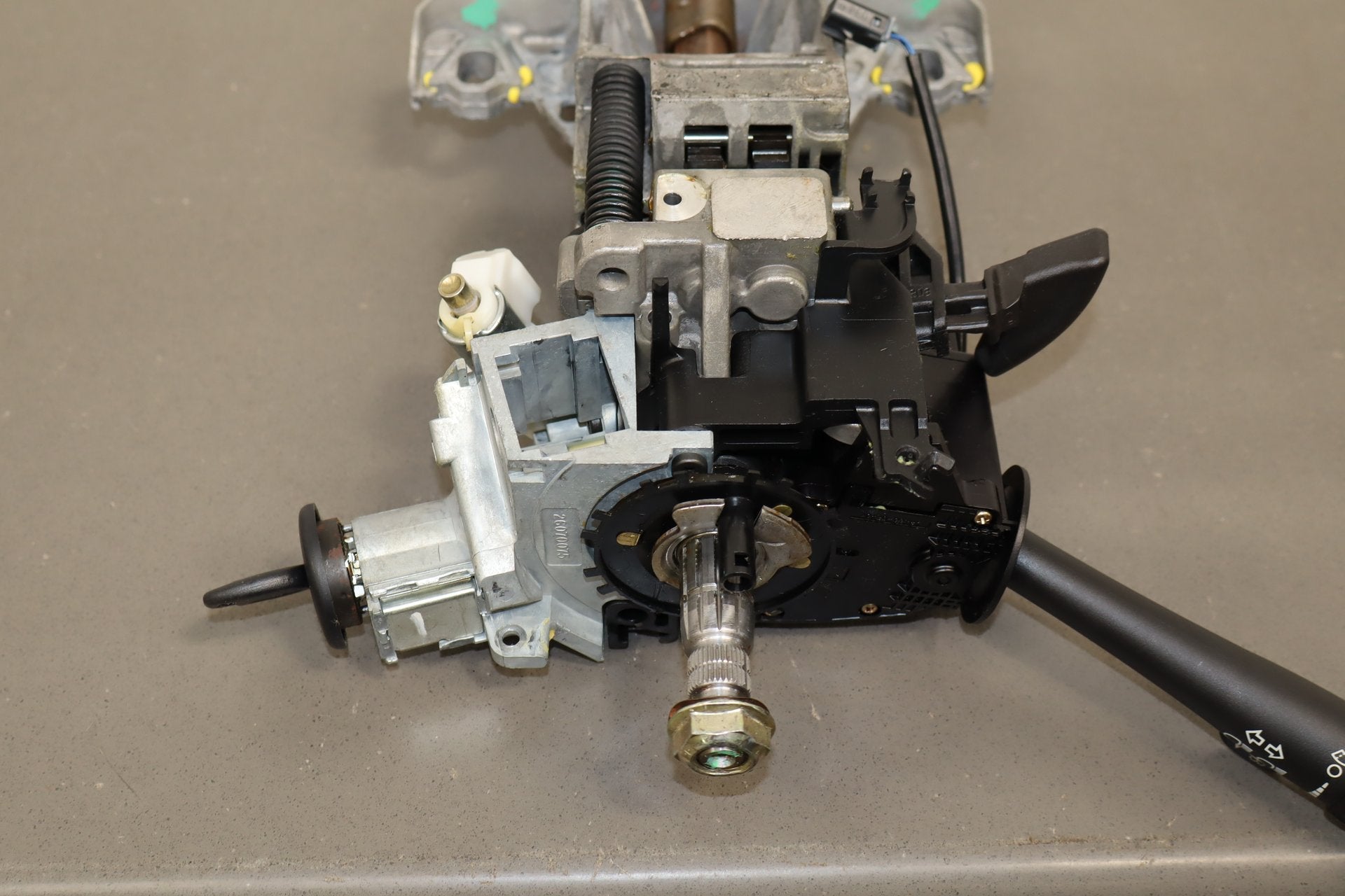 2003-2007 Hummer H2- Steering Column Assembly W/ Key