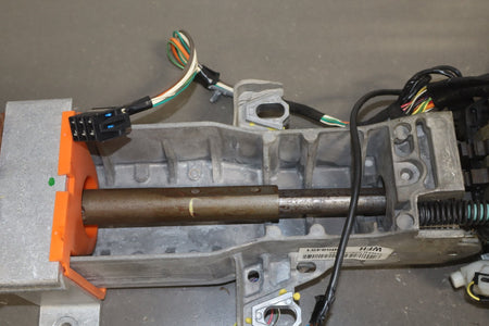 2003-2007 Hummer H2- Steering Column Assembly W/ Key