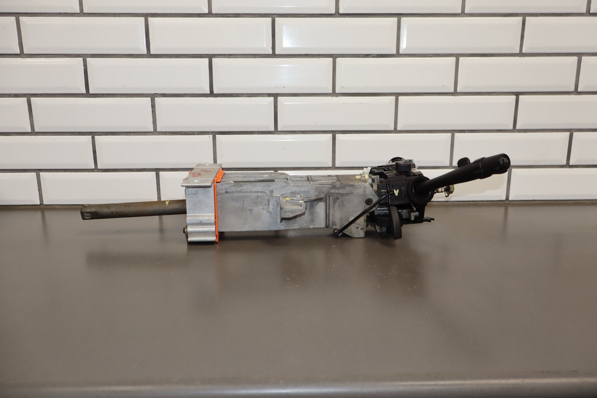 2003-2007 Hummer H2- Steering Column Assembly W/ Key