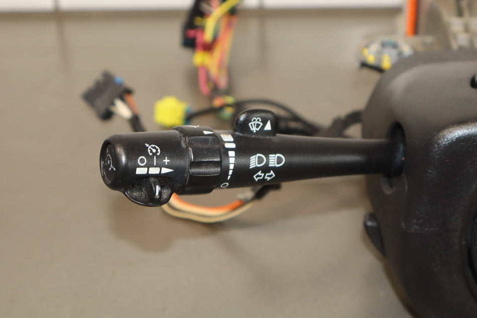 2003-2007 Hummer H2- Steering Column Assembly W/ Key