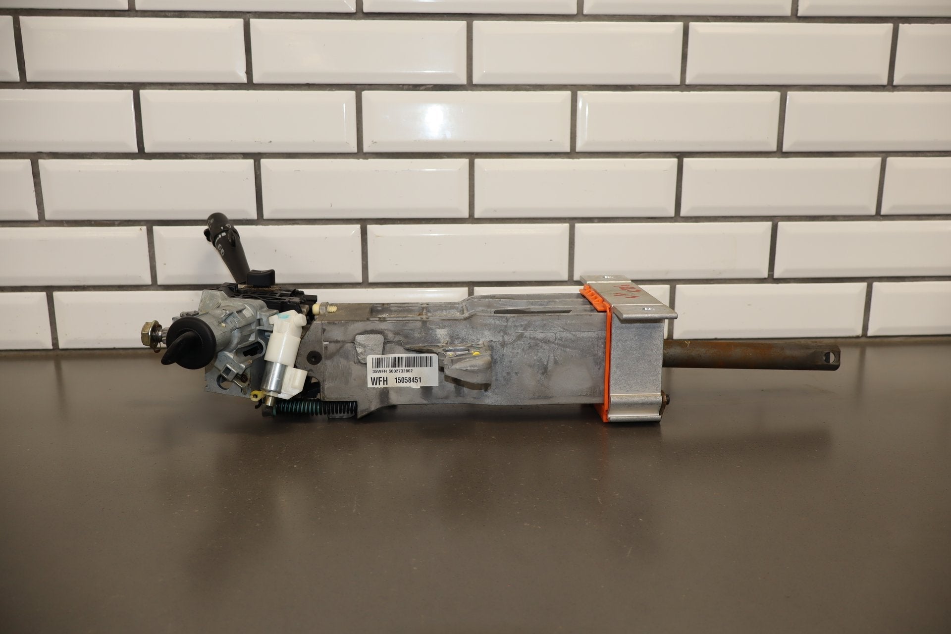 2003-2007 Hummer H2- Steering Column Assembly W/ Key