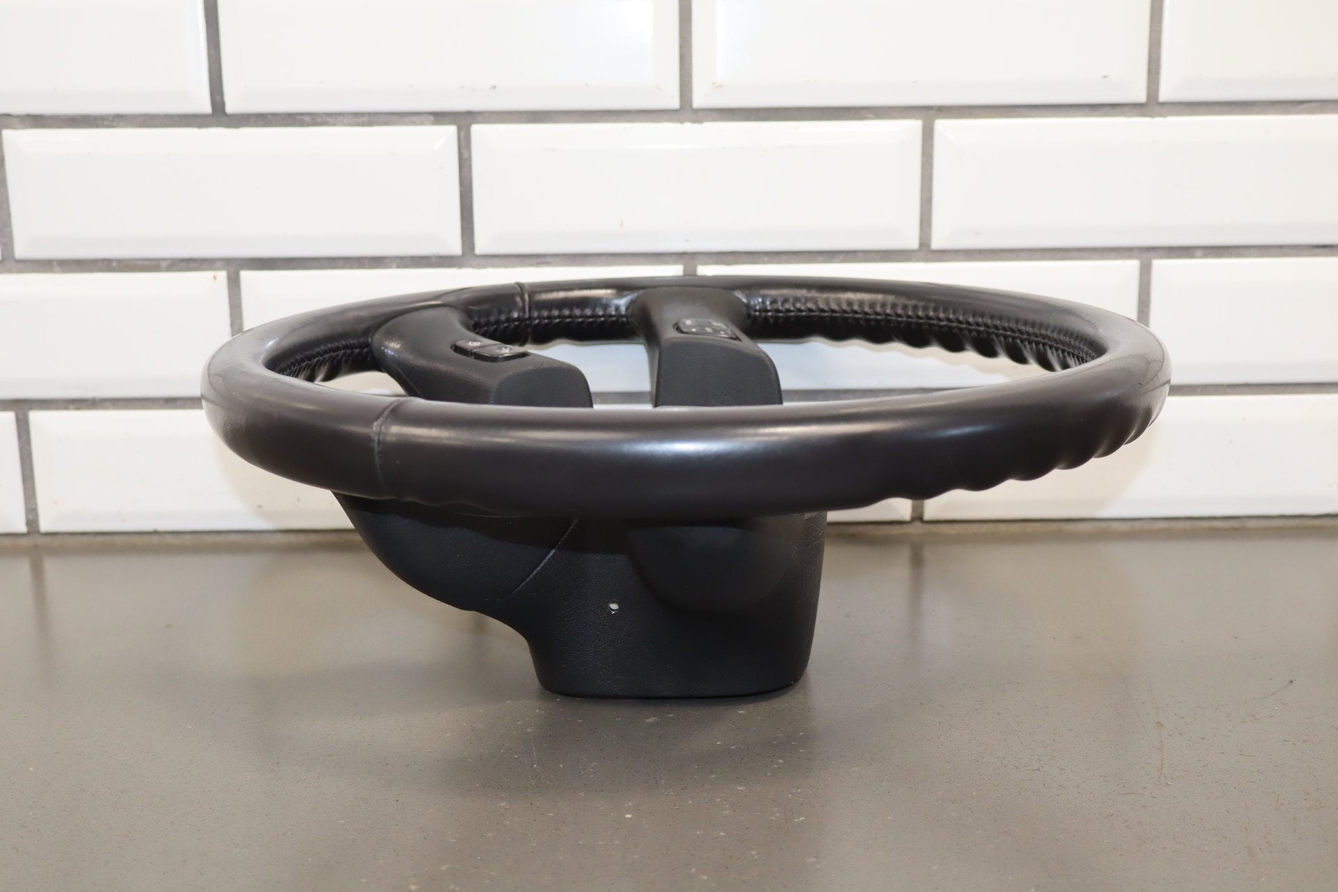 2003-2007 Hummer H2 Steering Wheel 10364490