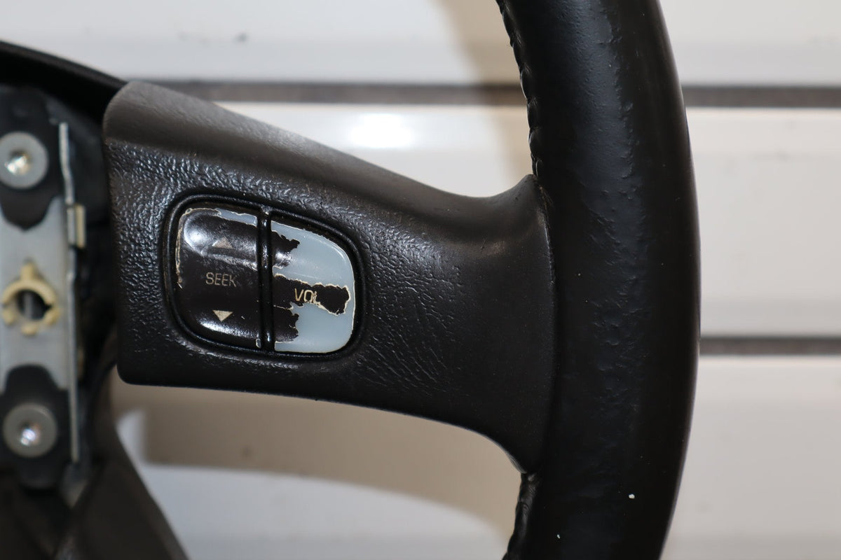 2003-2007 Hummer H2 Steering Wheel 10364490
