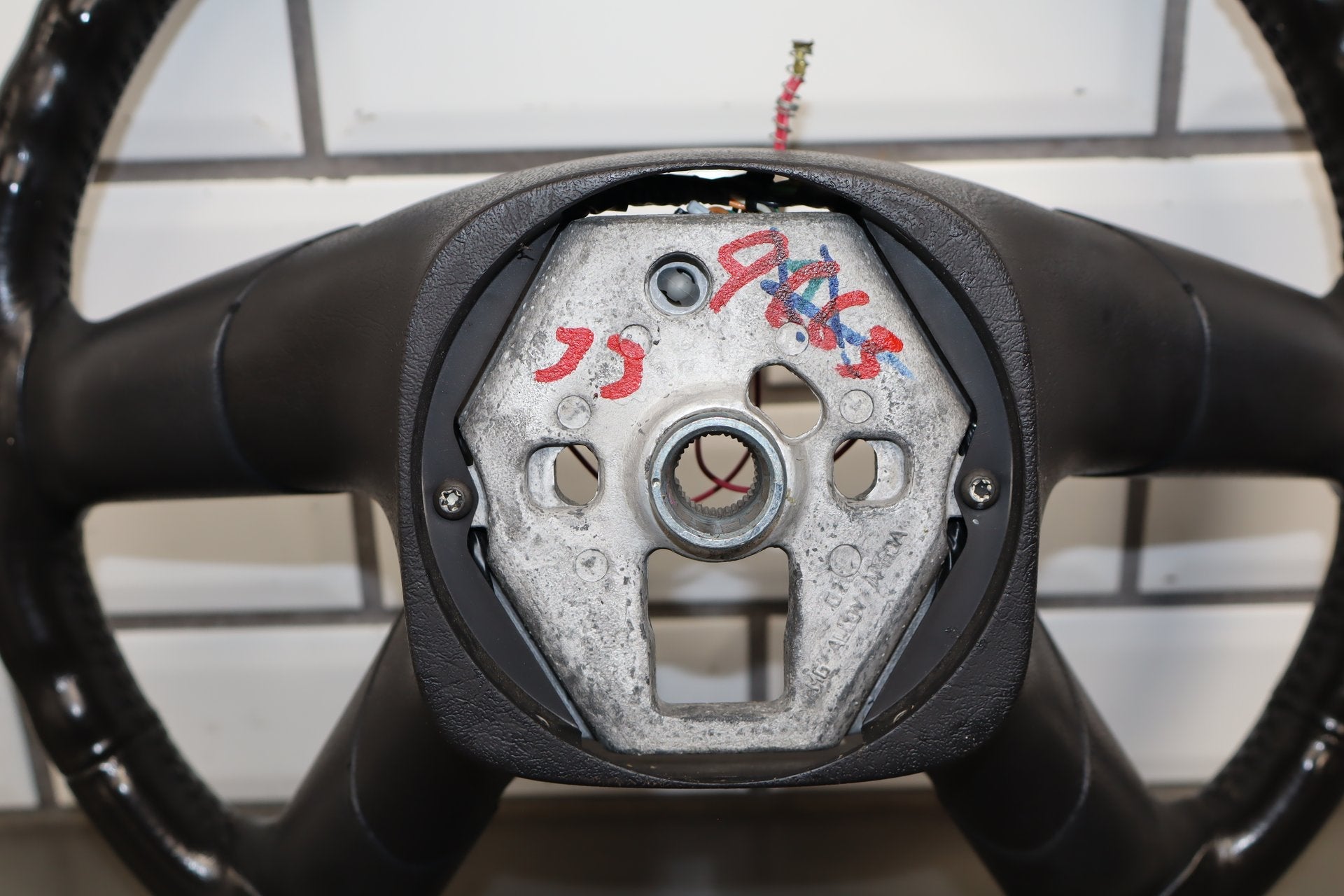 2003-2007 Hummer H2 Steering Wheel 10364490