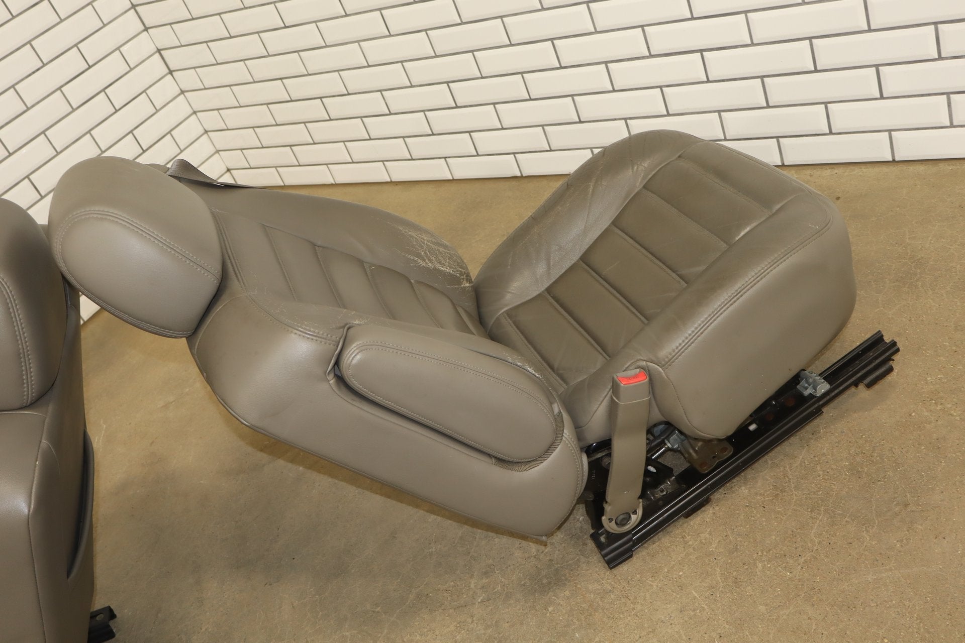 2003-2007 Hummer H2 SUV Leather Seats Set 1st & 2nd Row Wheat