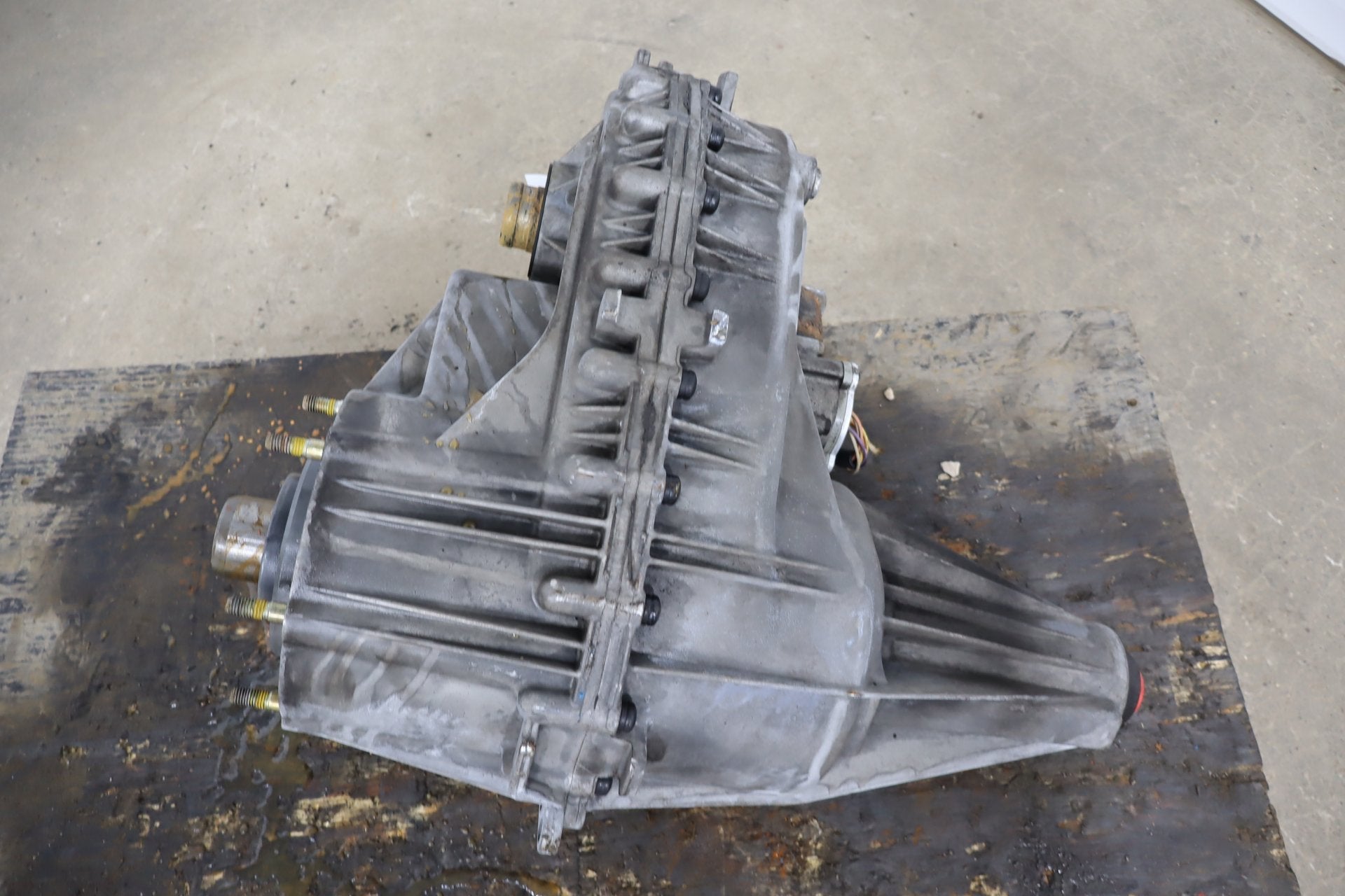 2003-2007 Hummer H2 Transfer Case 24243306 182908 Miles