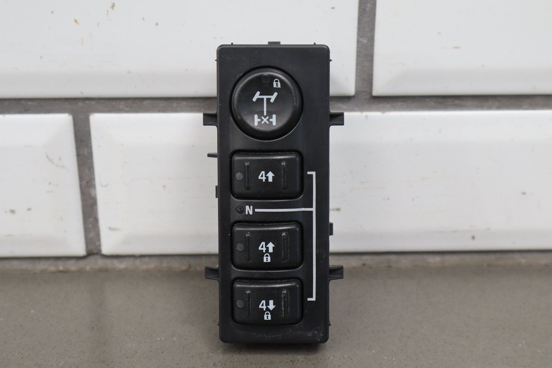 2003-2007 Hummer H2 Transfer Case Switch