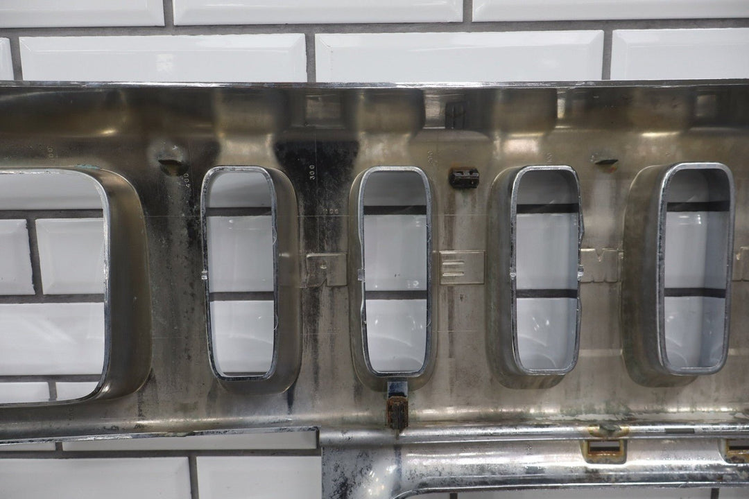 2003 - 2007 Hummer H2Chrome Main Headlight Grille 15777617 OEM