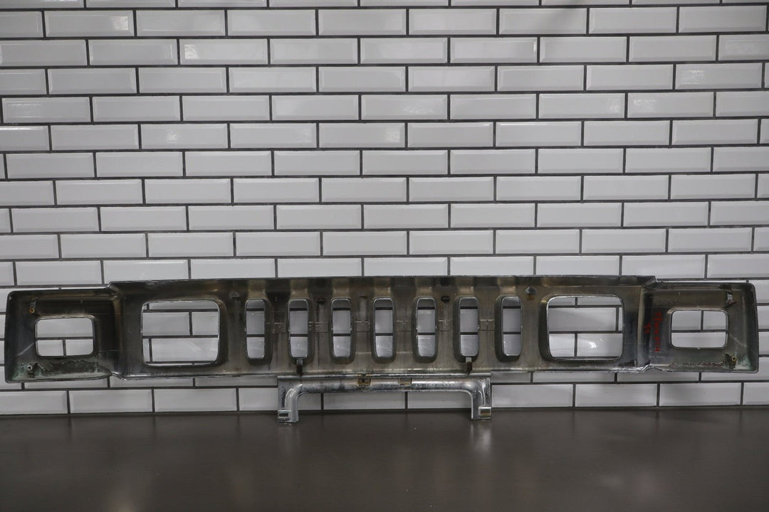 2003 - 2007 Hummer H2Chrome Main Headlight Grille 15777617 OEM