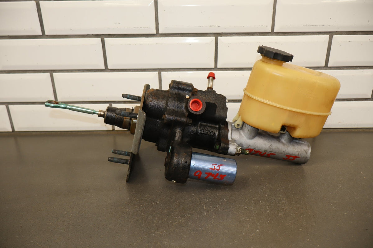 2003-2008 Hummer H2 Hydroboost Brake Booster W/ Master Cylinder 15813688