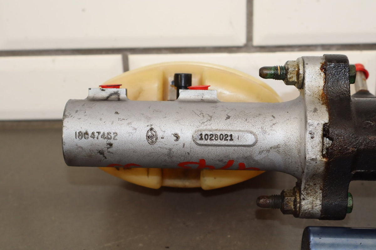 2003-2008 Hummer H2 Hydroboost Brake Booster W/ Master Cylinder 15813688