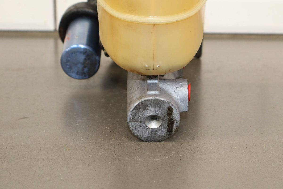 2003-2008 Hummer H2 Hydroboost Brake Booster W/ Master Cylinder 15813688