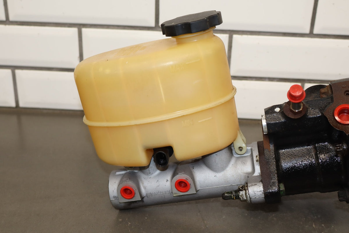 2003-2008 Hummer H2 Hydroboost Brake Booster W/ Master Cylinder 15813688