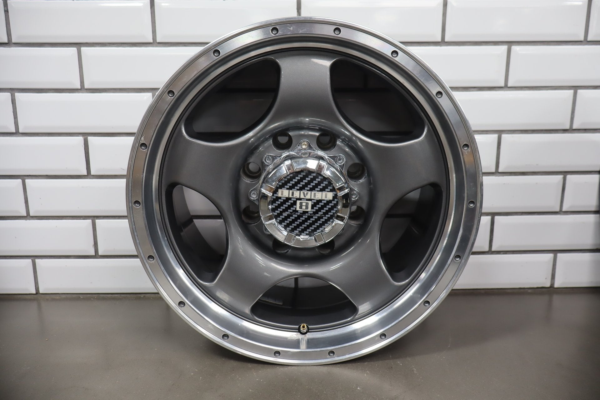 2003-2009 Hummer H2 17x8.5 Level 8 LFM389 Wheel Set x4 | Grey