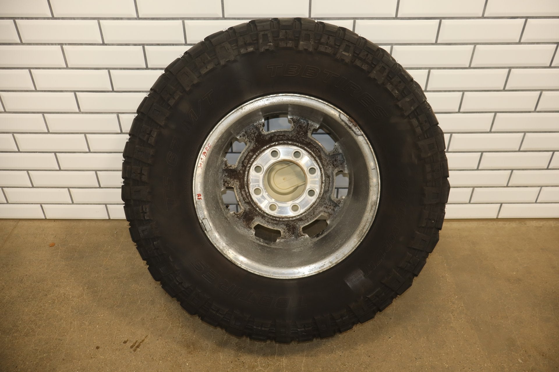 2003-2009 Hummer H2 17x8.5" OEM Wheel &amp; Tire Set- Poorly Painted 35x12.50-17 x4