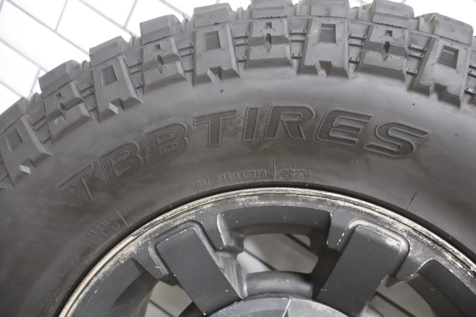 2003-2009 Hummer H2 17x8.5" OEM Wheel &amp; Tire Set- Poorly Painted 35x12.50-17 x4