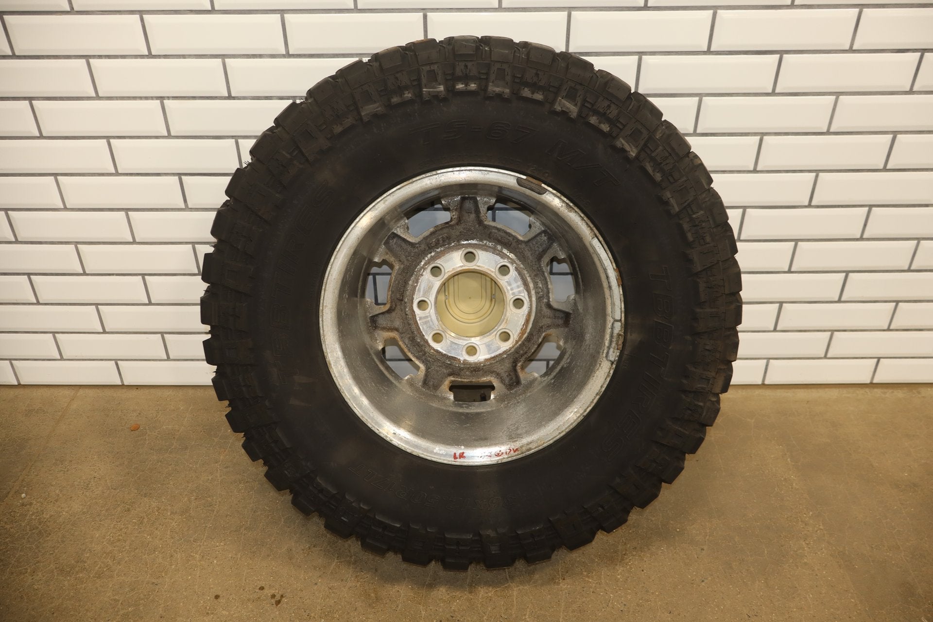2003-2009 Hummer H2 17x8.5" OEM Wheel &amp; Tire Set- Poorly Painted 35x12.50-17 x4