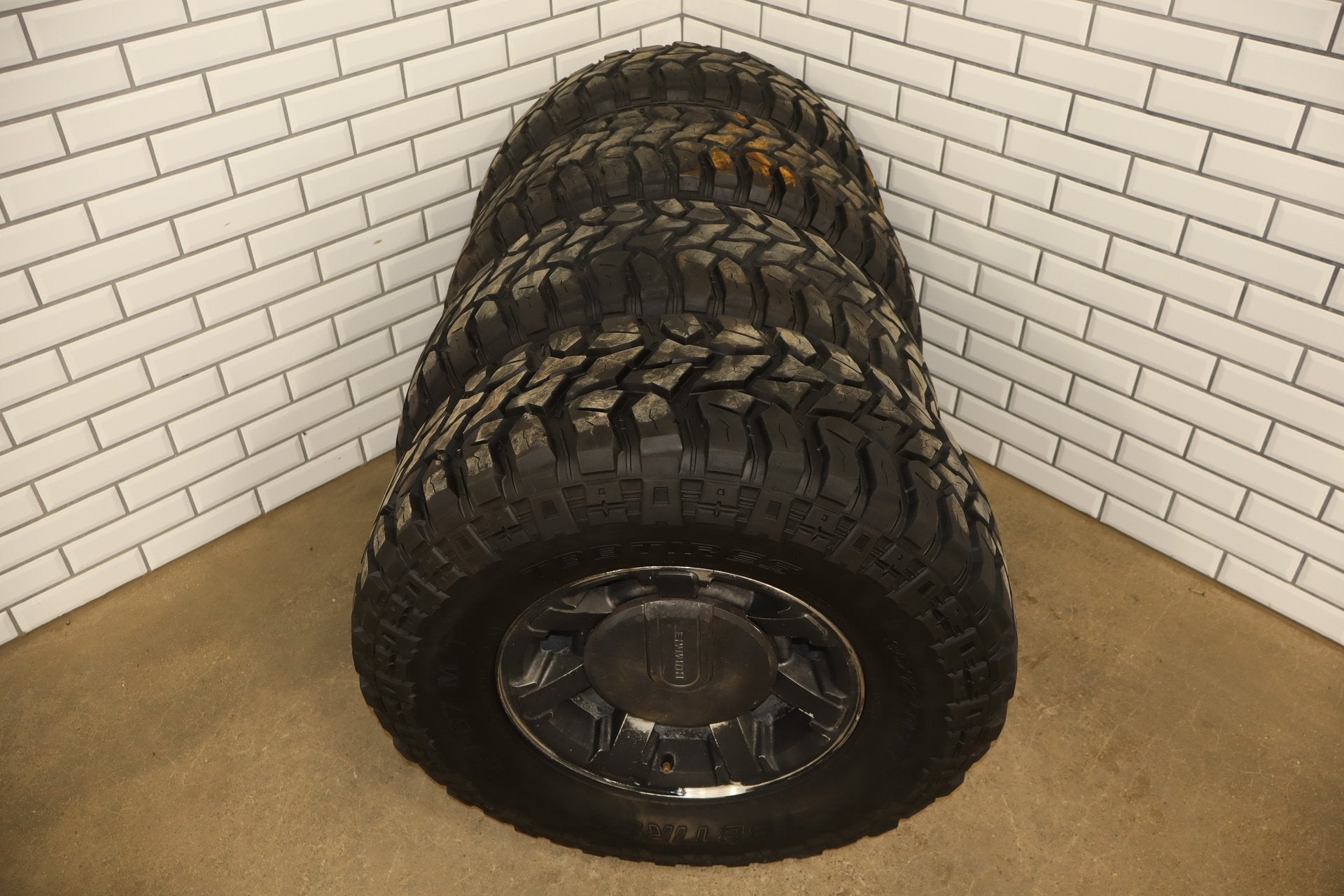 2003-2009 Hummer H2 17x8.5" OEM Wheel &amp; Tire Set- Poorly Painted 35x12.50-17 x4