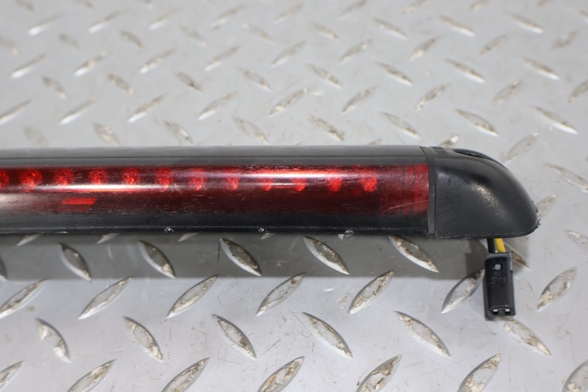 2003-2009 Hummer H2 3rd Brake Light 15145321