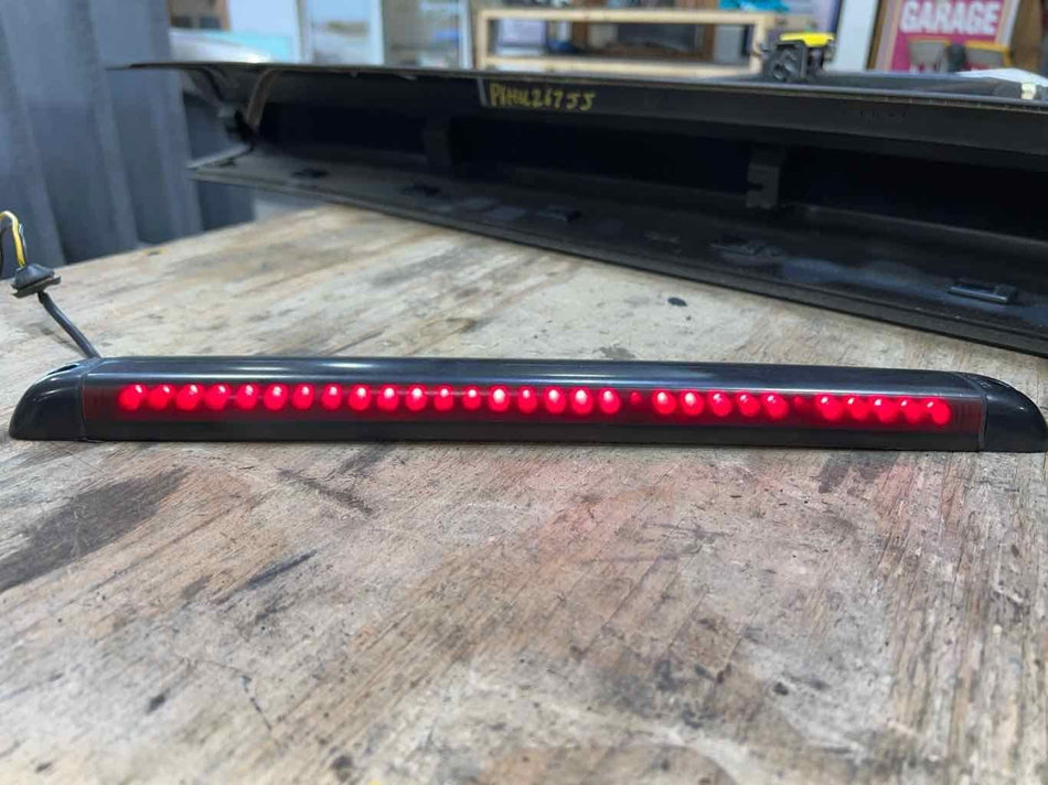 2003-2009 Hummer H2 3rd Brake Light 15145321