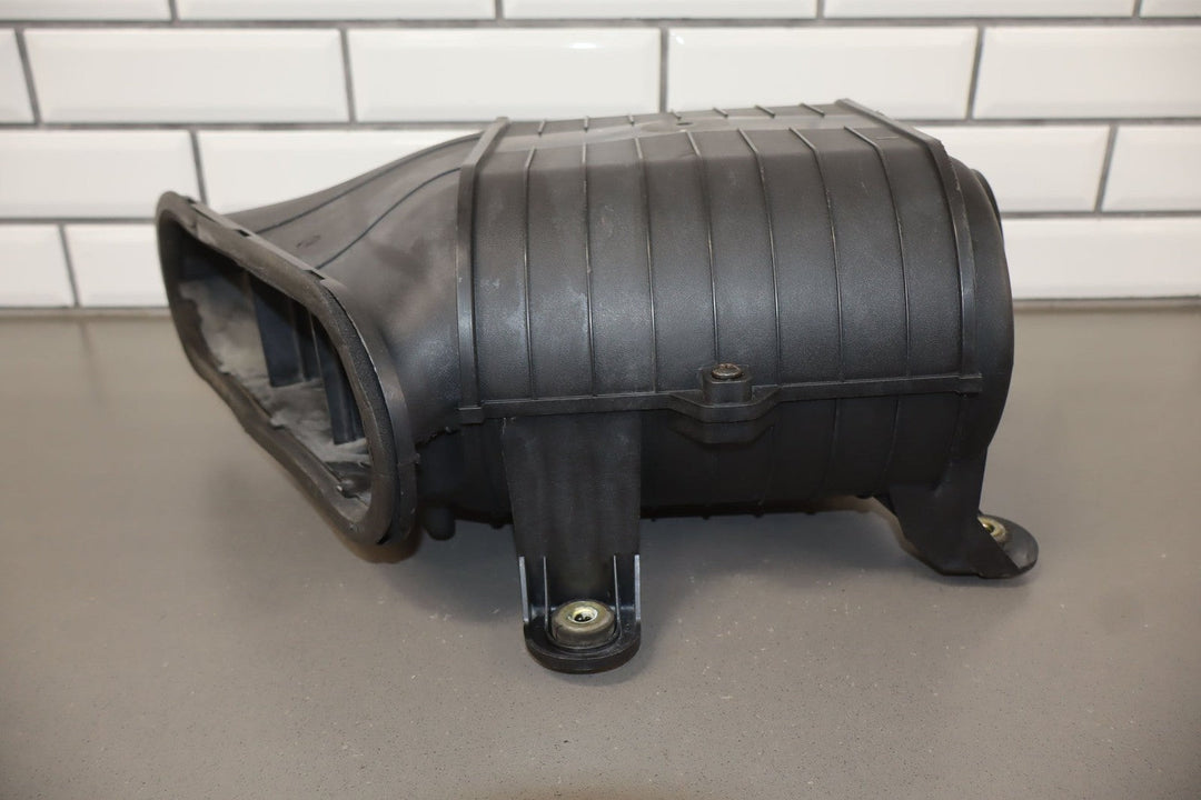 2003 - 2009 Hummer H2 - Air Cleaner Box *NO Intake Tube 19153610