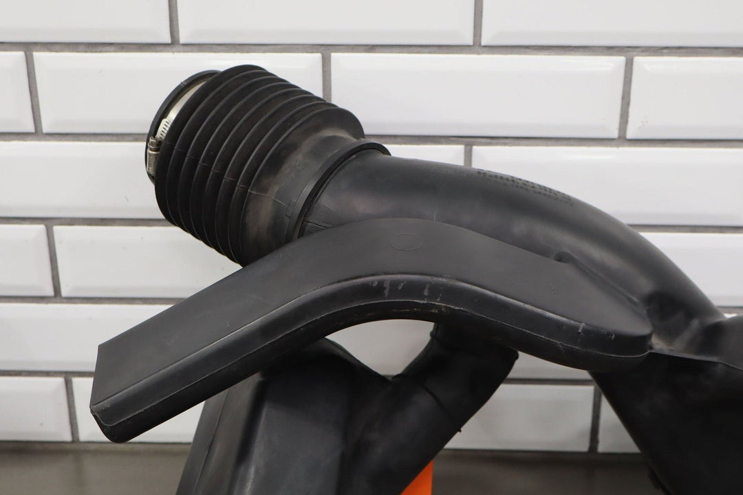 2003 - 2009 Hummer H2 - Air Cleaner With Intake Tube 19153610