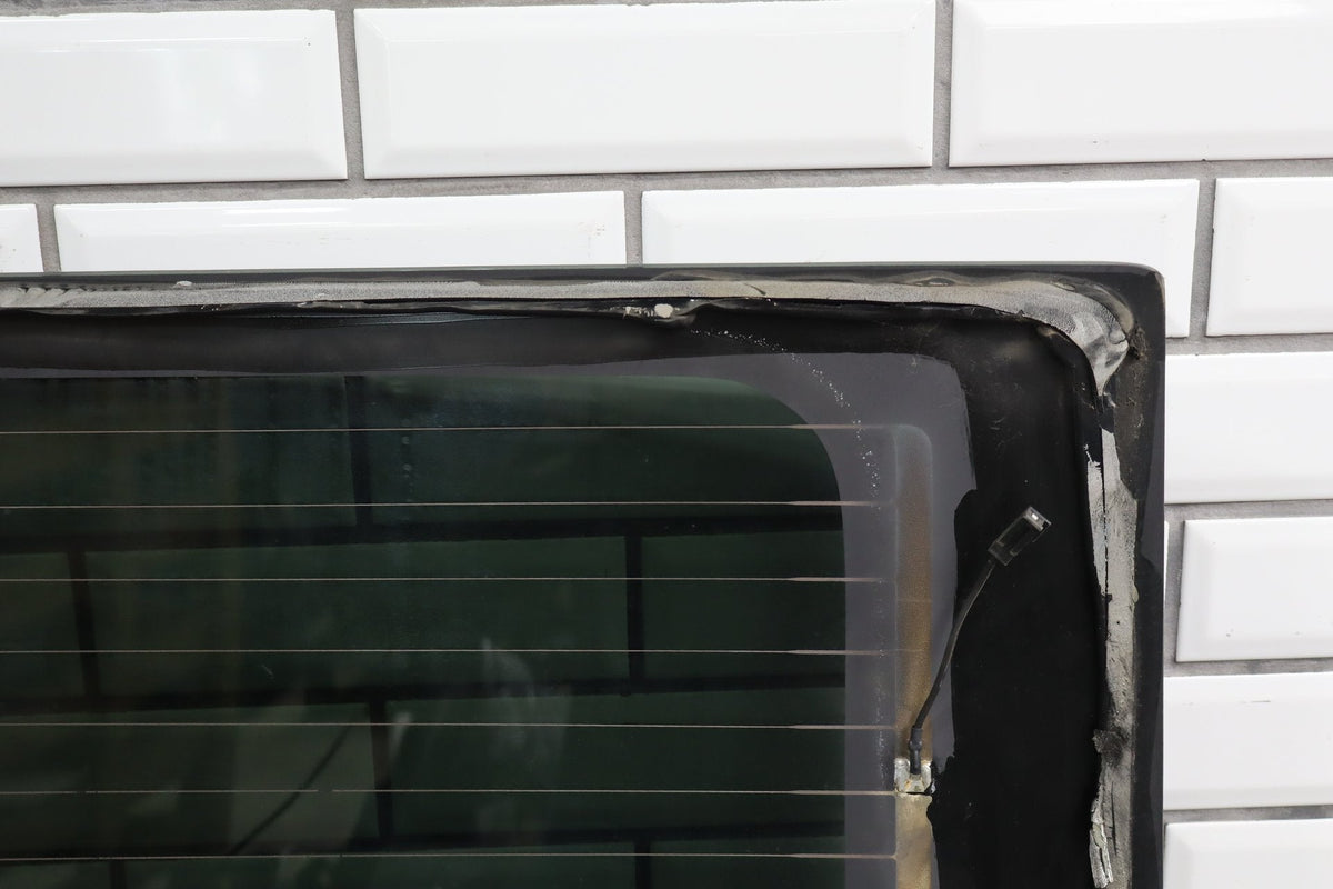 2003-2009 Hummer H2 Back Window 15772337 OEM