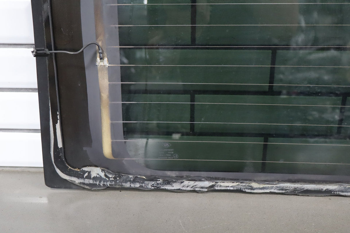 2003-2009 Hummer H2 Back Window 15772337 OEM