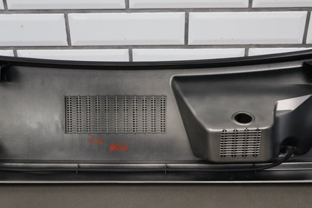 2003-2009 Hummer H2 - Center Cowl Vent Panel 19256401