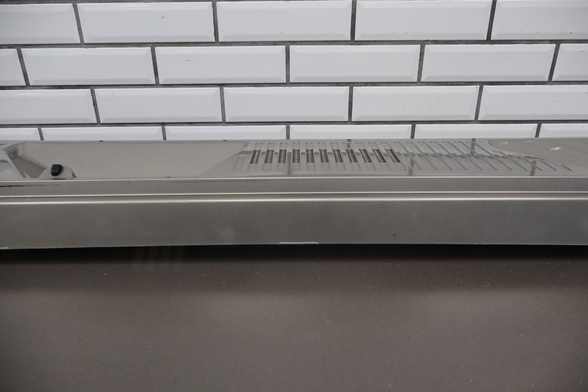 2003-2009 Hummer H2 - Center Cowl Vent Panel 19256401
