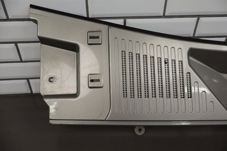 2003-2009 Hummer H2 - Center Cowl Vent Panel 19256401