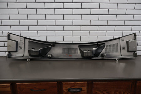 2003-2009 Hummer H2 - Center Cowl Vent Panel 19256401