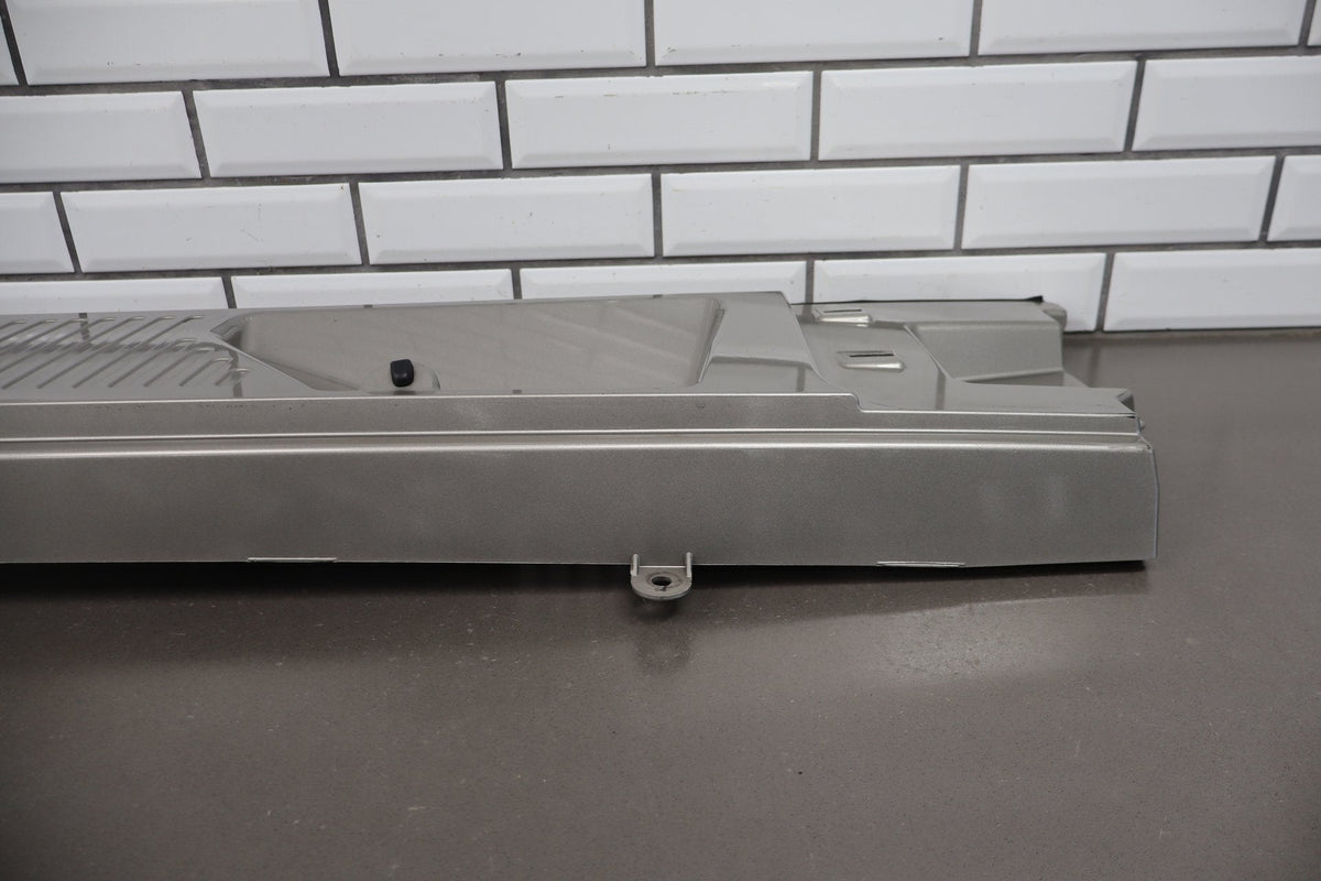 2003-2009 Hummer H2 - Center Cowl Vent Panel 19256401