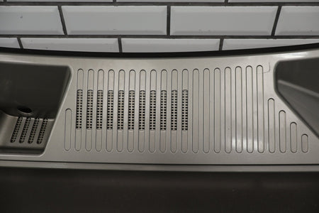 2003-2009 Hummer H2 - Center Cowl Vent Panel 19256401
